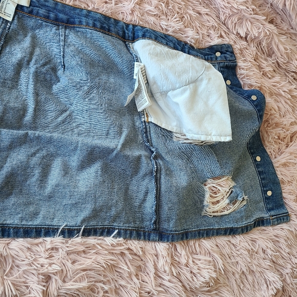 S Forever 21 Ripped Button Up Denim Skirt - Picture 10 of 12